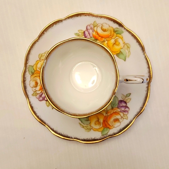 Rare Vintage Royal Albert / Crown China Bone China - Picture 3 of 3